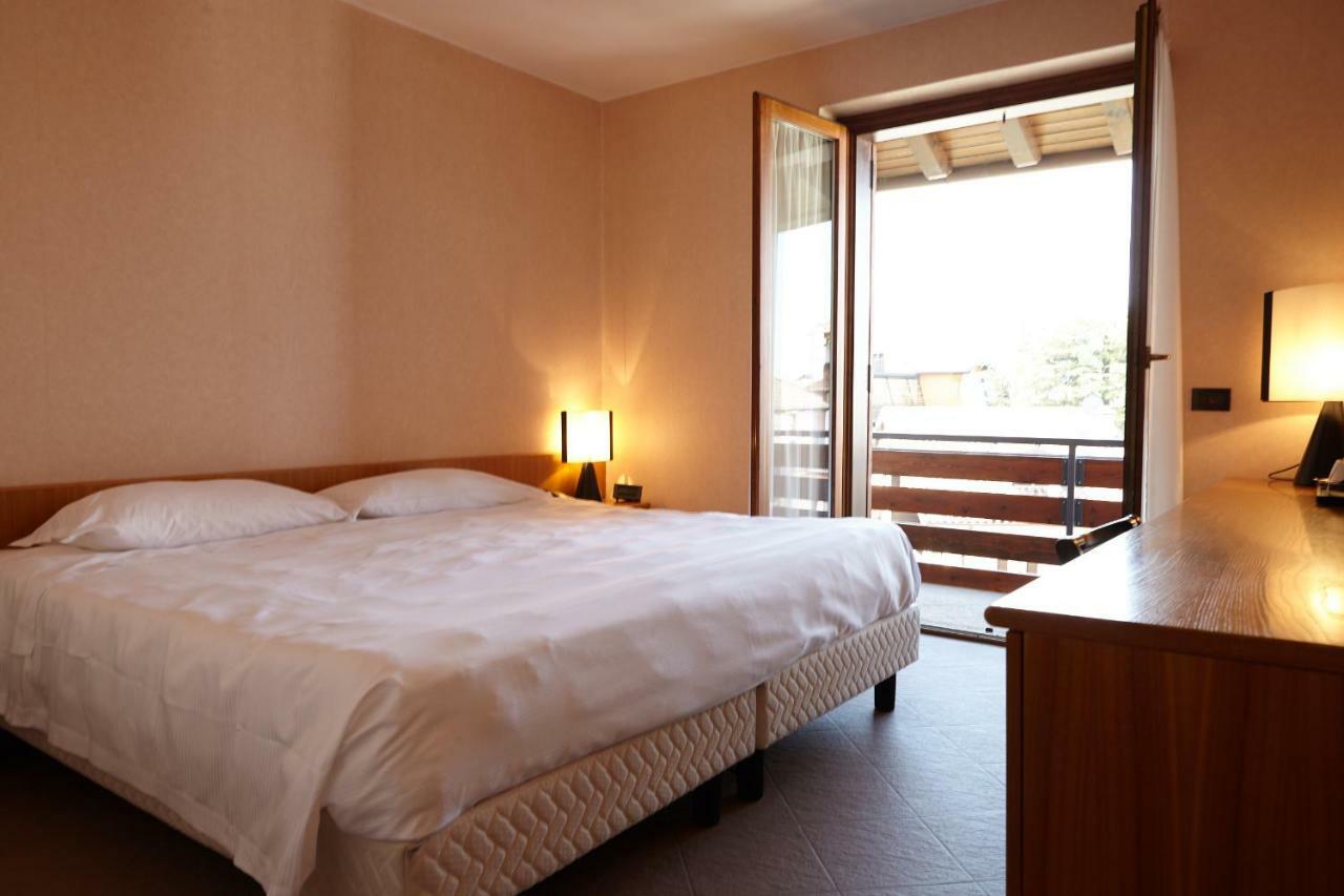 Active Hotel カスティオーネ・デッラ・プレゾラーナ エクステリア 写真