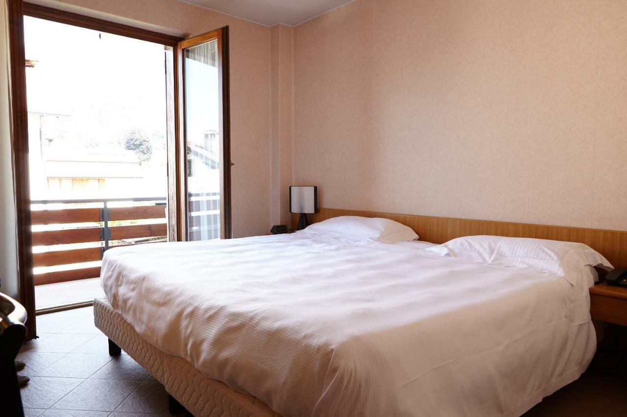Active Hotel カスティオーネ・デッラ・プレゾラーナ エクステリア 写真